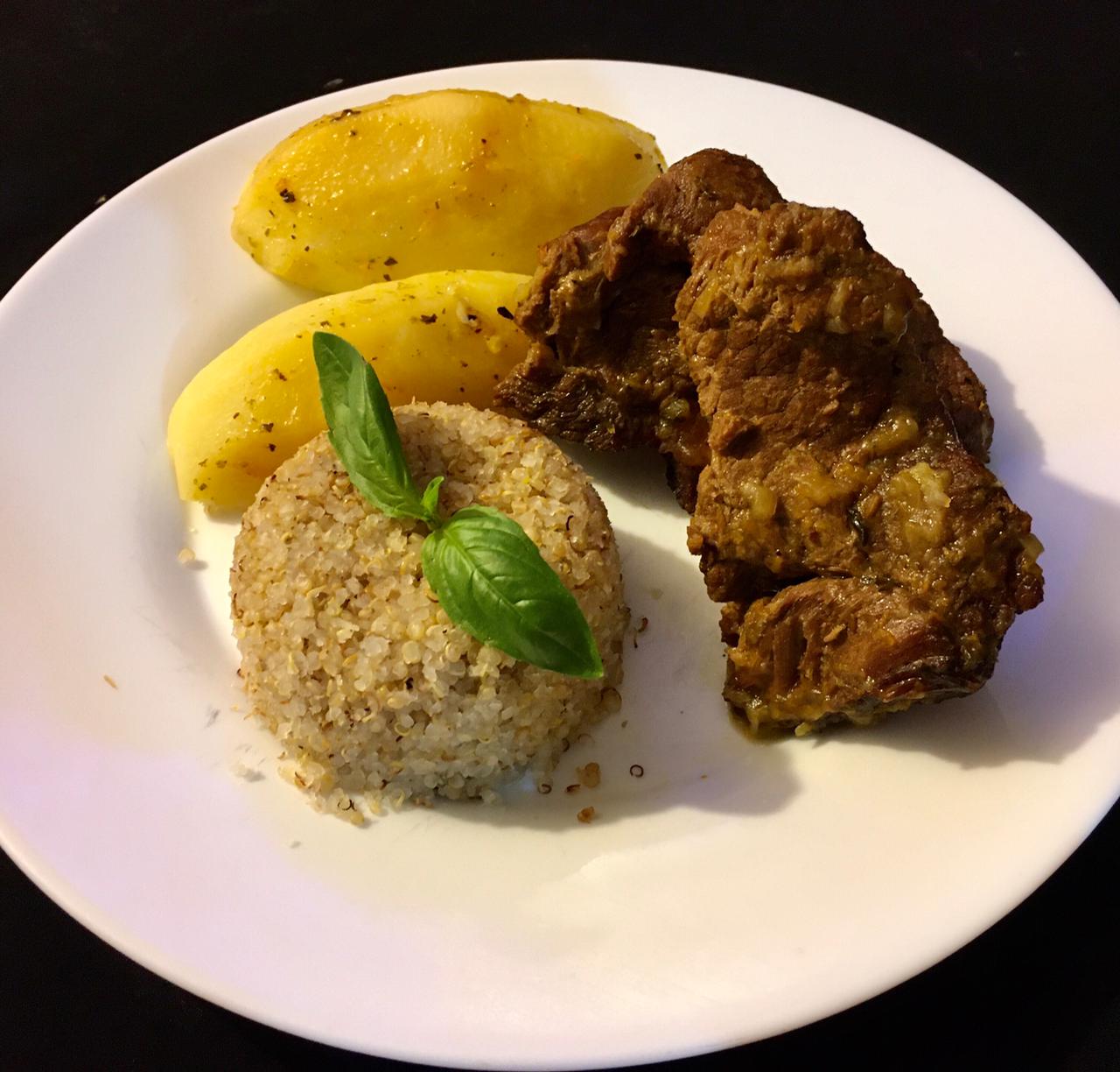 LLAMAMANTA AYCHA WAN QUINIHUA CARNE DE LLAMA CON QUÍNOA
